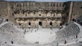 Aspendos antik tiyatrosu nerede