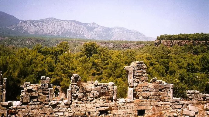 Faselis antik kenti nerede