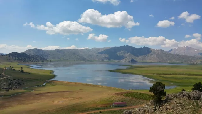 Girdev gölü nerede