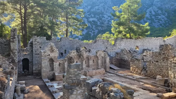 Olympos antik kenti nerede