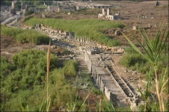 Perge Antik Kenti'nin konumu, tarihçesi, tiyatrosu, stadyumu ve UNESCO statüsüne ilişkin bilgiler bu haberde yer alıyor.