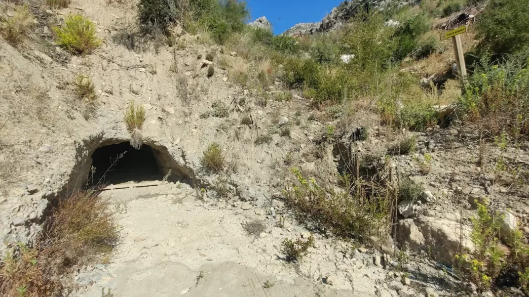 Tilkiler mağarası nerede