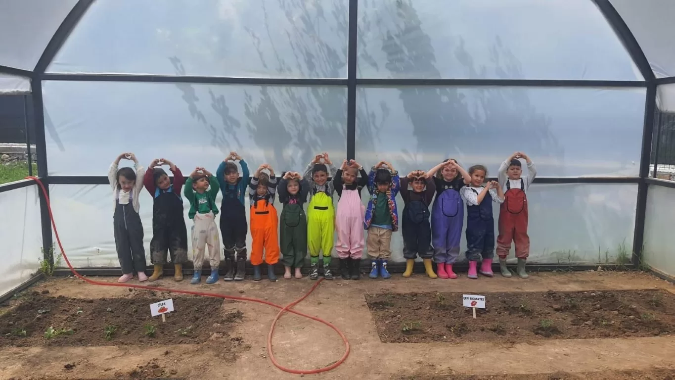 Konyaaltı kreş etkinliği, Doğa Çocuk Enstitüsü, sebze ekimi etkinliği, Konyaaltı Belediyesi