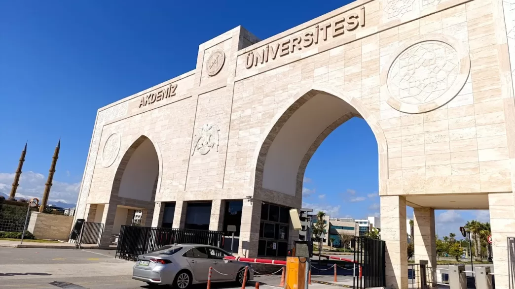 Akdeniz Üniversitesi