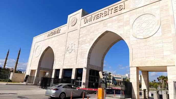 Akdeniz Üniversitesi