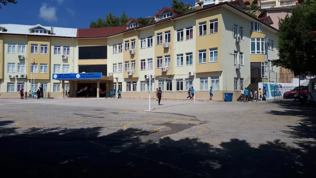 alanya hamit özçelik ilkokulu adres