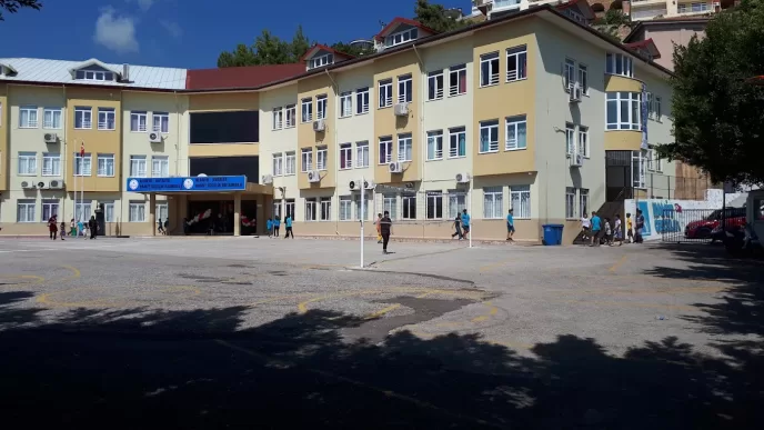 alanya hamit özçelik ilkokulu adres