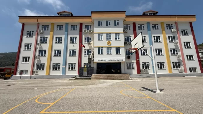 Alanya Mehmet Arif Türktaş Anadolu Lisesi adres