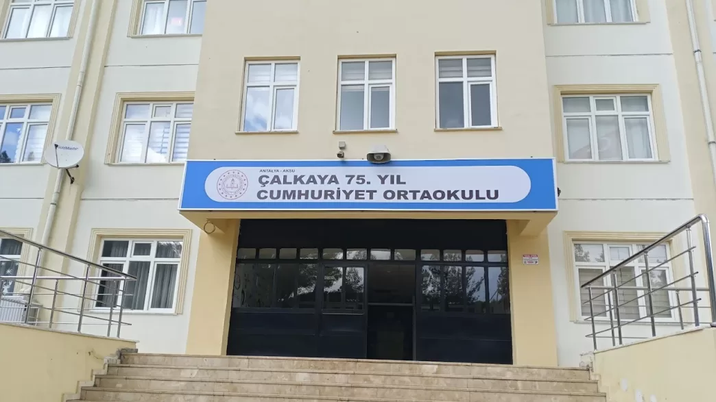 aksu çalkaya 75. yıl cumhuriyet ortaokulu adres