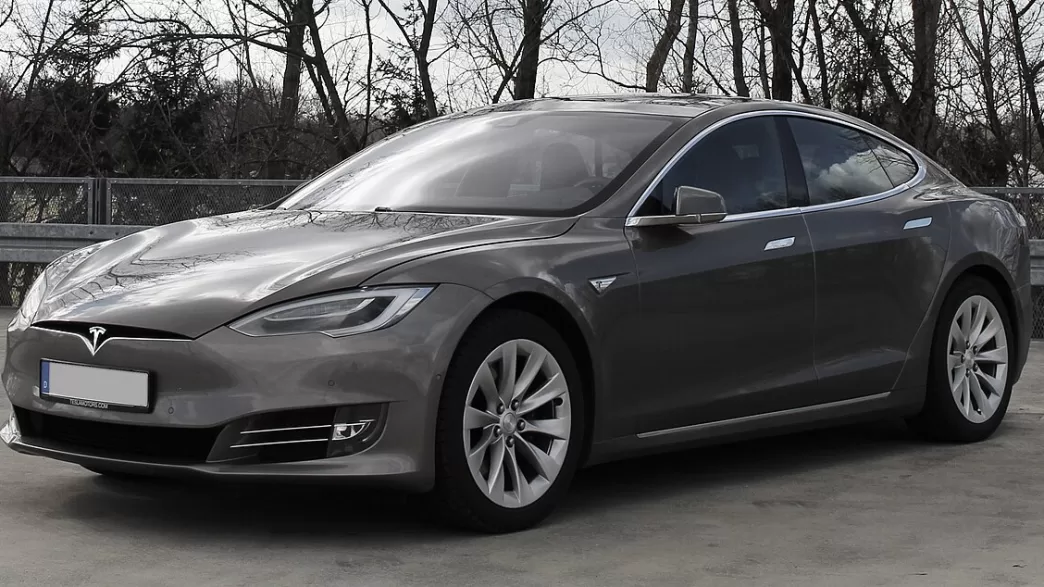 tesla yeni klips sistemi