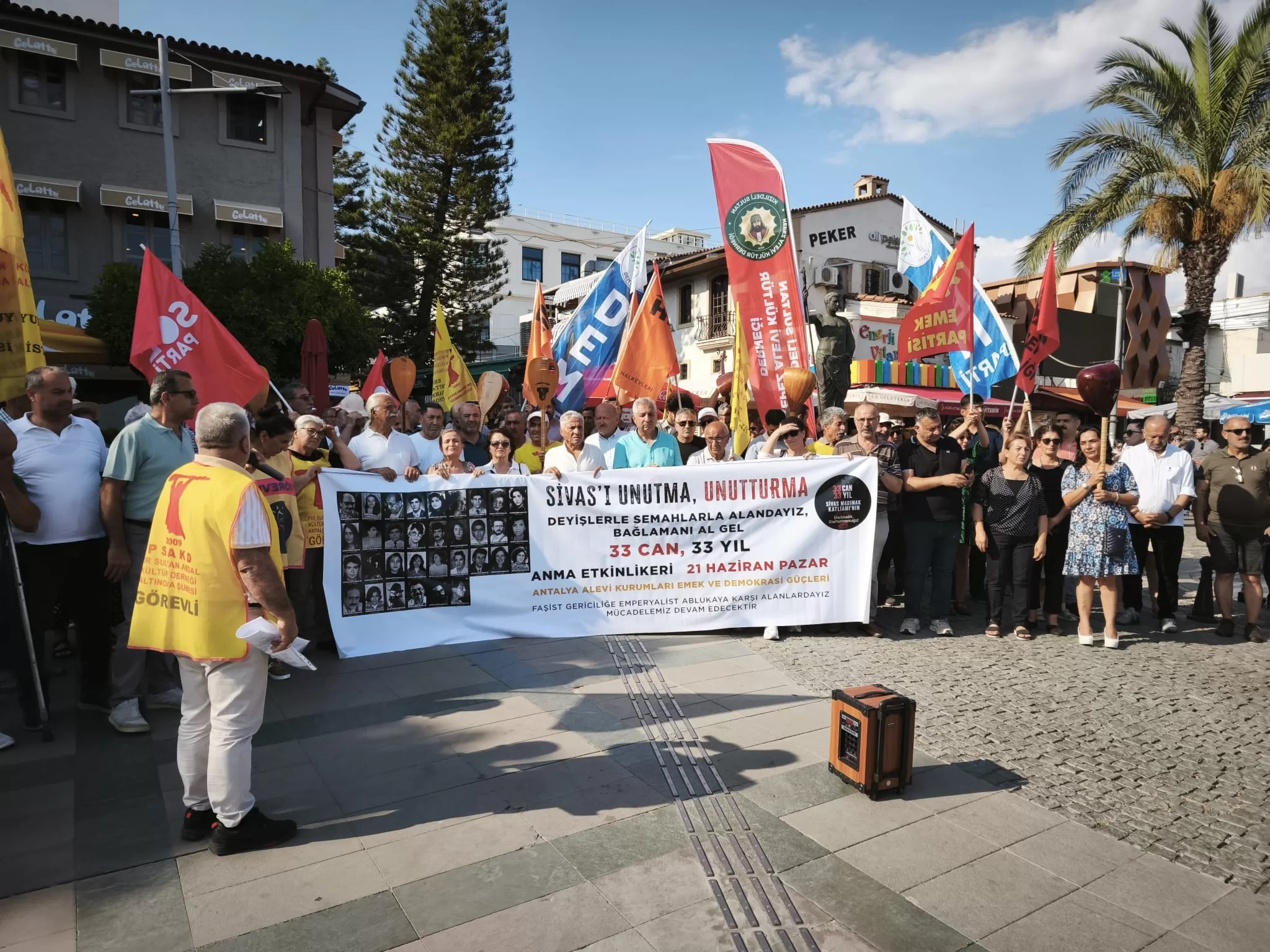 antalya sivas katliamı anması, antalya sivas anması, sivas katliamı, antalya alevi anması, antalya alevi dernekleri