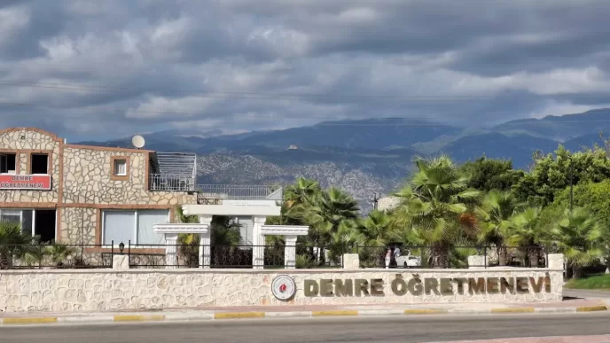demre öğretmenevi ve akşam sanat okul adres