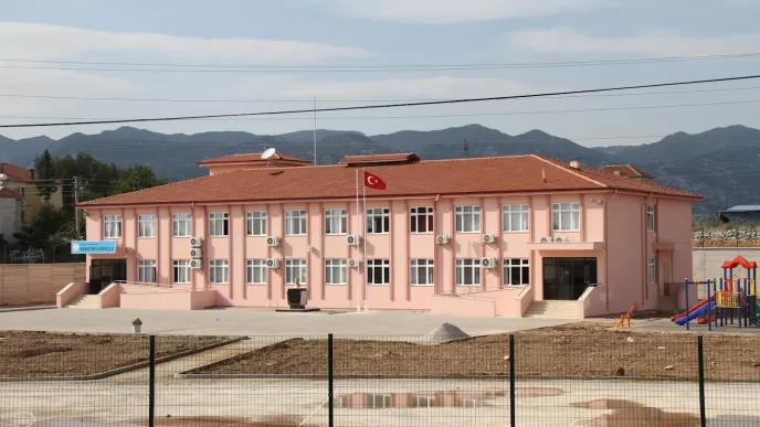 döşemealtı karataş ilkokulu adres