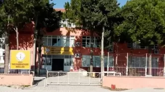 Finike Cumhuriyet Mesleki ve Teknik Anadolu Lisesi adres
