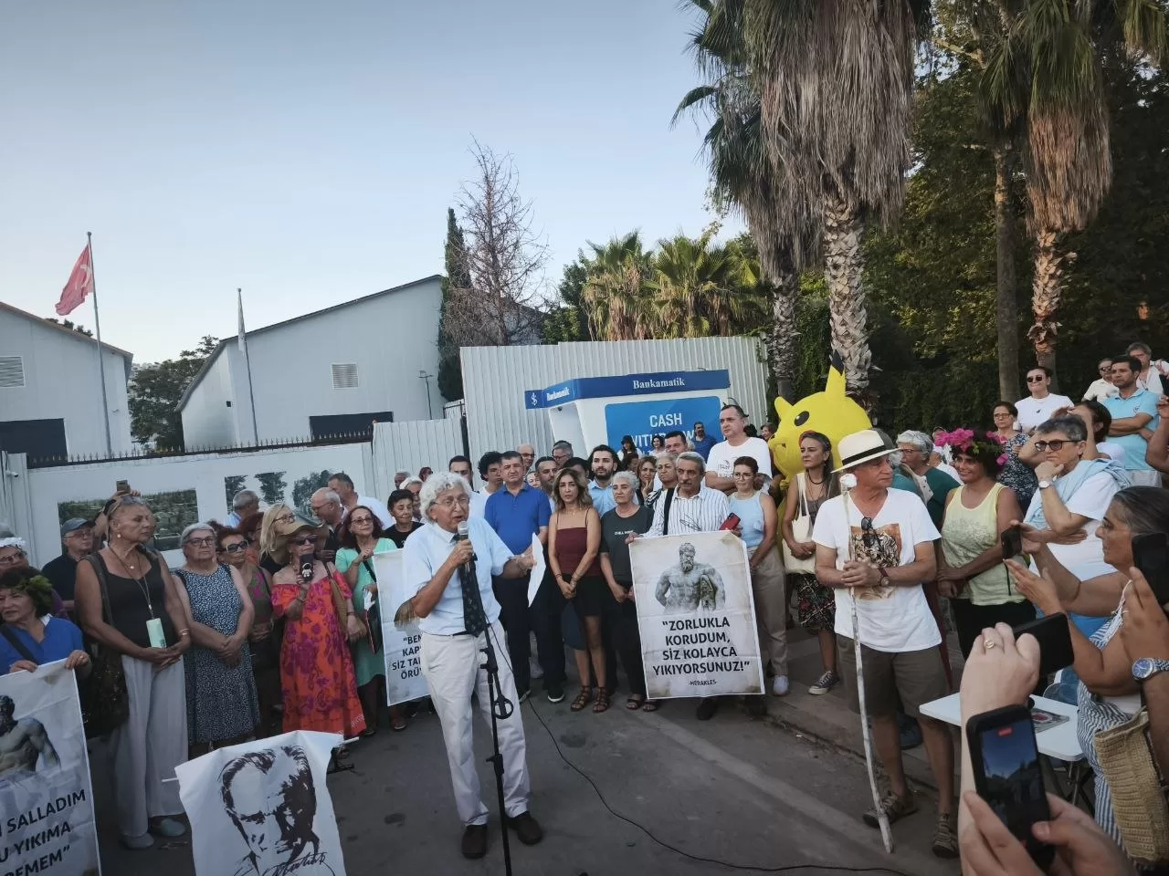 Antalya Arkeoloji MüzesiAntalya Arkeoloji Müzesi yıkımıAntalya müze açıklamasıAntalya müze alanıyurttaşlardan müze açıklaması