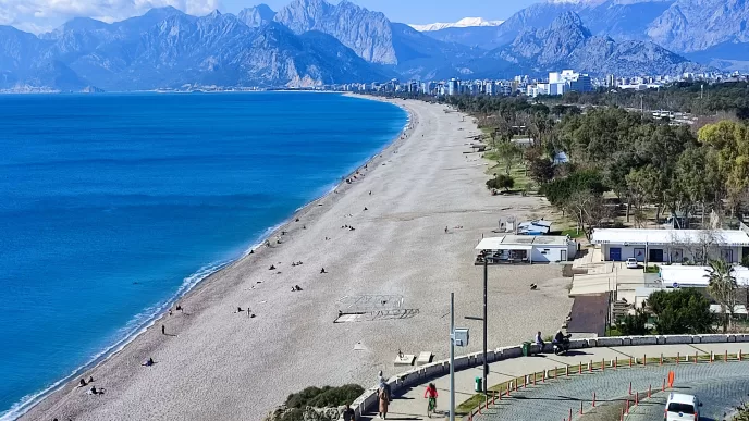 antalya konyaaltı dumansız plajlar