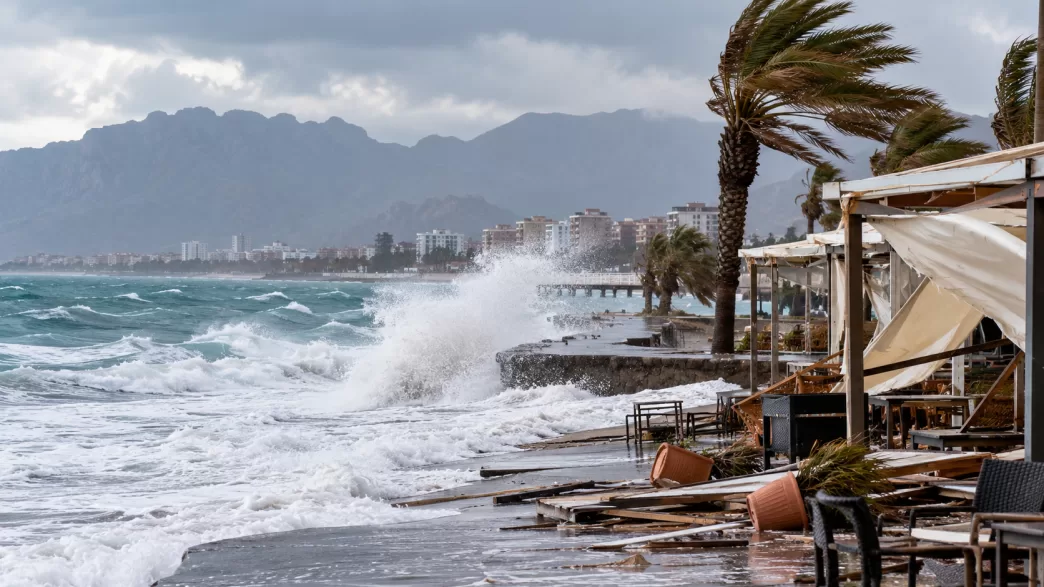 antalya lodos fırtınası sahil işletmeleri